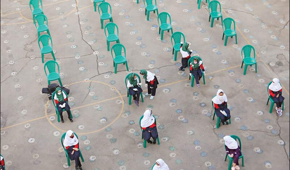 تردید در بازگشت دانش‌آموزان به مدارس؛ یک سال و ۹ ماه بعد