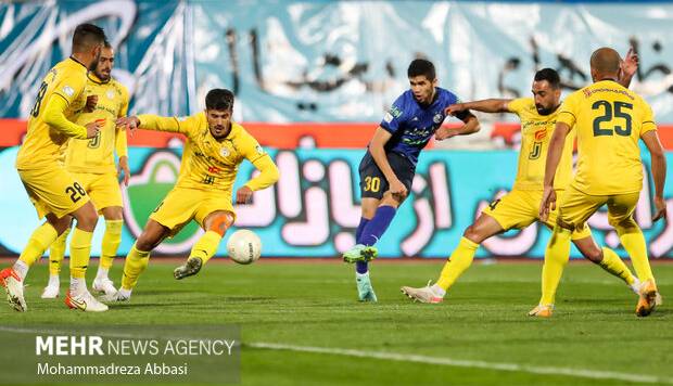 کار دشوار استقلال و پرسپولیس مقابل نساجی و مس در مشهد و تهران