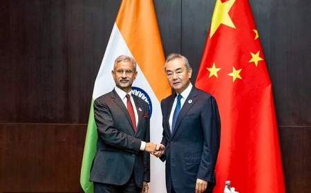 توافق وزیران خارجه چین و هند بر سر ادامه تلاش‌ها برای حل اختلاف مرزی